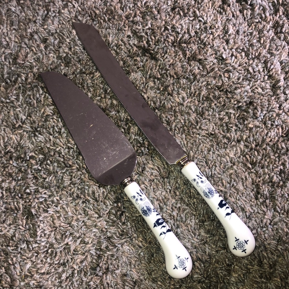 Dolphin Stainless steel cake server and knife with porcelain handles